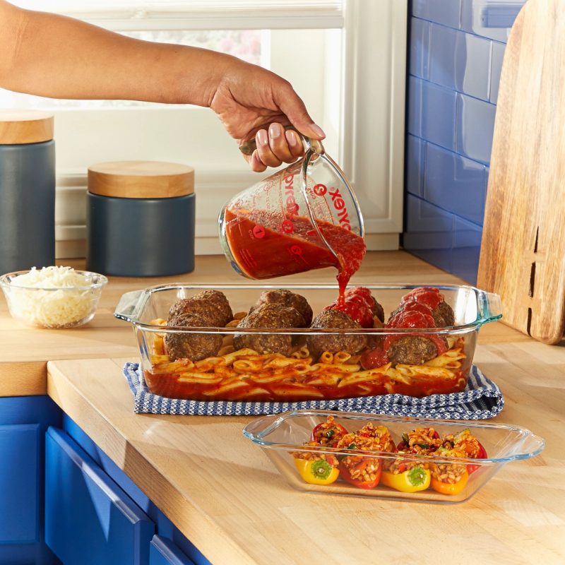 1134516 PY Bakeware Lifestyle Square Twins 1138989 Meatball Casserole 3